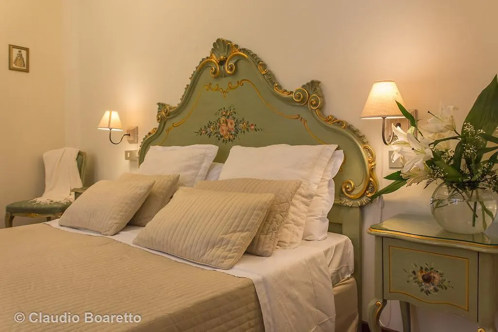 ** Guest house Residenza Al Pozzo Hotel Venice Italy
