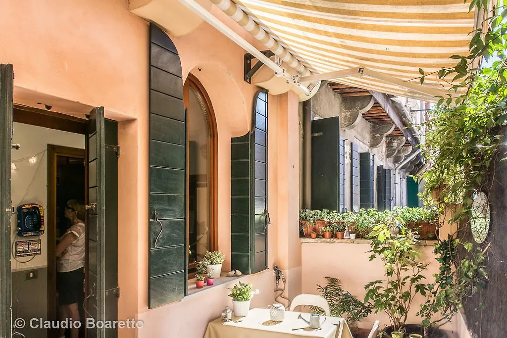 Residenza Al Pozzo Hotel Venice 2*,  Italy